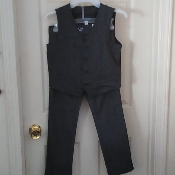 The Children's Place Boys 2 pc Set NWT